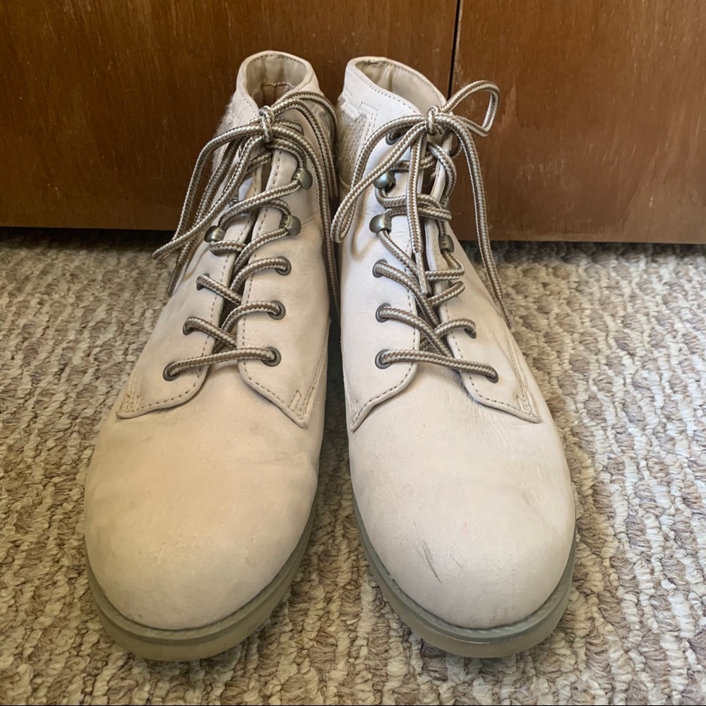 🍂Boots🍂 - Picture 3 of 7